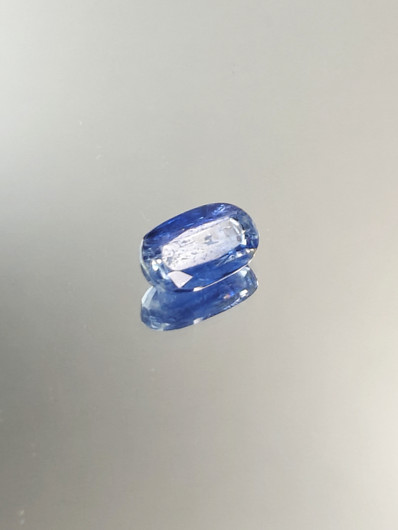 Kyaniitti 4.9 ct ovaali