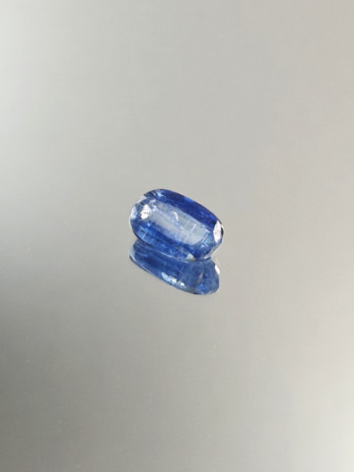 Kyaniitti 4.9 ct ovaali