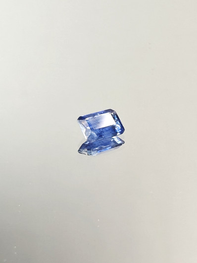 Kyaniitti 1 ct smaragdi