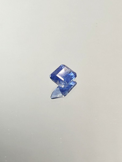 Kyaniitti 1 ct smaragdi