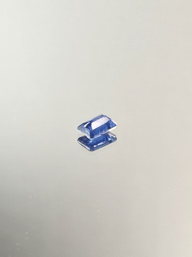 Kyaniitti 1 ct smaragdi