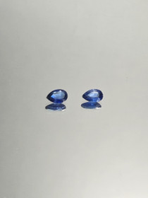 Kyaniitti pari 6 x 3 mm / 2 x 0.45 ct pisara