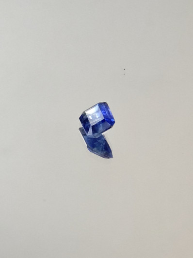 Kyaniitti 1 ct smaragdi