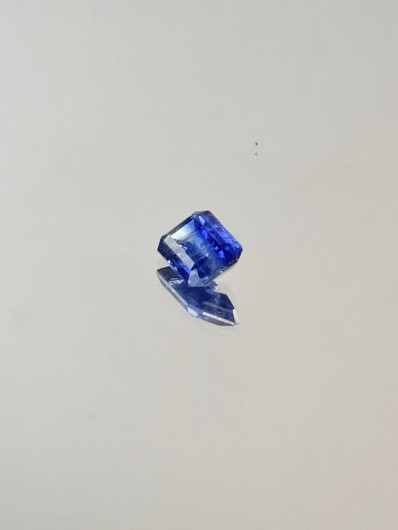 Kyaniitti 1 ct smaragdi