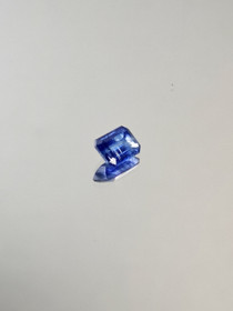 Kyaniitti 1 ct smaragdi