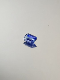 Kyaniitti 1 ct smaragdi