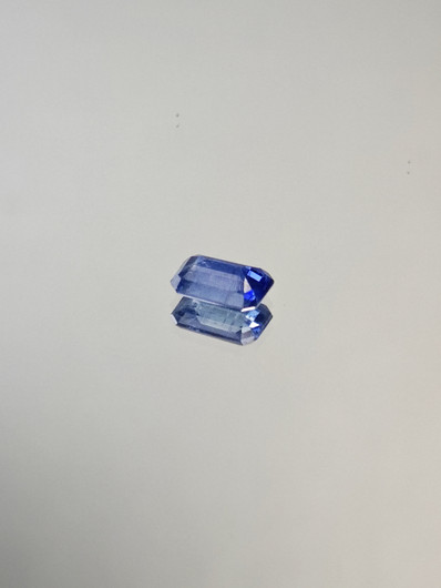 Kyaniitti 1 ct smaragdi