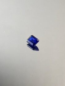 Kyaniitti 1 ct smaragdi