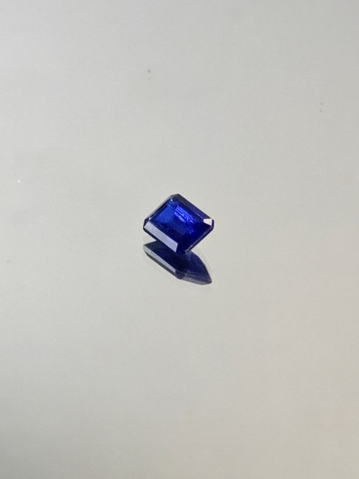 Kyaniitti 1 ct smaragdi