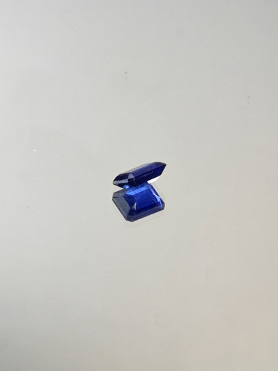 Kyaniitti 1 ct smaragdi