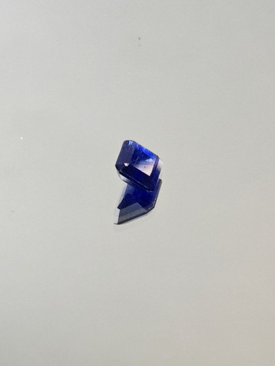 Kyaniitti 1 ct smaragdi