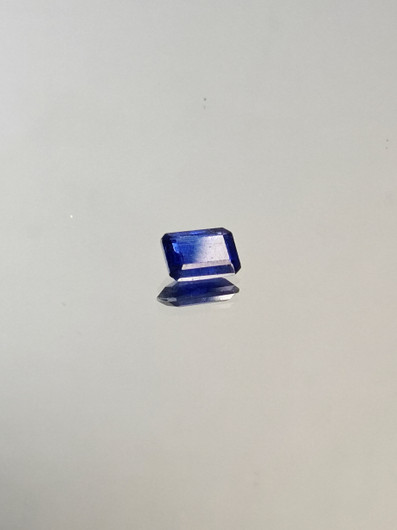 Kyaniitti 1 ct smaragdi