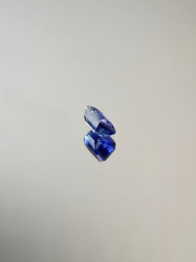 Kyaniitti 1.5 ct smaragdi
