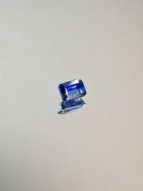 Kyaniitti 1.5 ct smaragdi