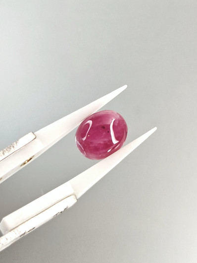 Rubiini 8,1 ct ovaali
