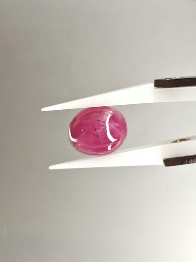 Rubiini 8,1 ct ovaali