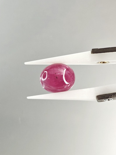 Rubiini 8,1 ct ovaali