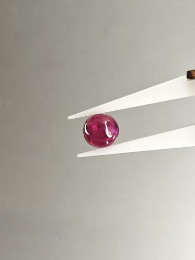 Rubiini 2 ct pyöreä