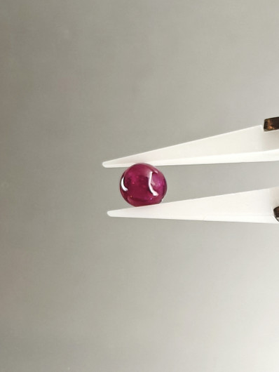 Rubiini 2 ct pyöreä