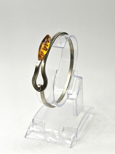 Vintage rannekoru meripihkalla 