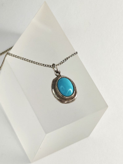 Vintage hopeinen turkoosi riipus ketjulla