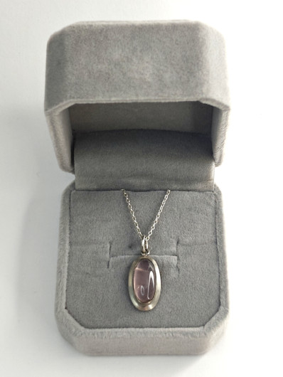 Vintage hopeinen ruusu kvartsi riipus ketjulla