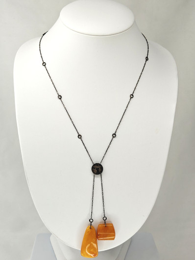 Vintage yksilöllinen hopeinen kaulakoru suurilla Itä-meren meripihkoilla