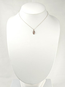 Vintage hopeinen ruusu kvartsi riipus ketjulla