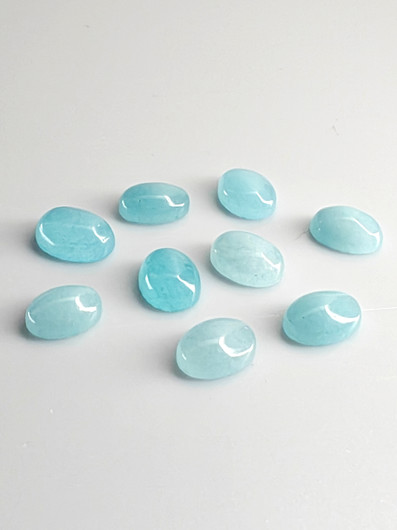 Turkoosi erä ( 8 x 6 - 7 x 5 mm) ovaali