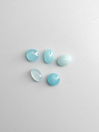 Turkoosi erä ovaali ja pyöreä