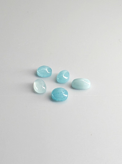 Turkoosi erä ovaali ja pyöreä