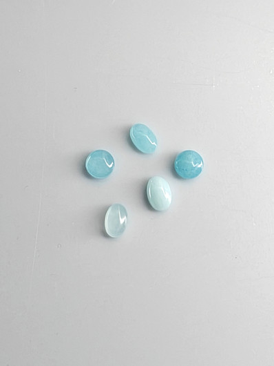 Turkoosi erä ovaali ja pyöreä