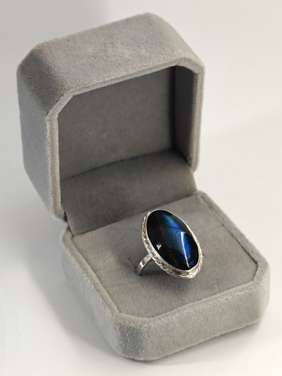 Vintage hopeasormus labradoriitillä