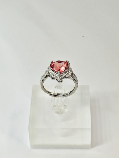 yksilöllinen säädettävä hopeasormus moissaniitillä