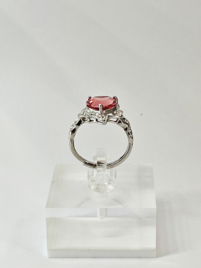 yksilöllinen säädettävä hopeasormus moissaniitillä