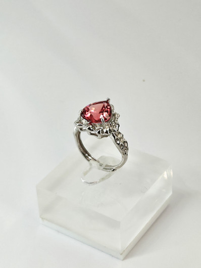 yksilöllinen säädettävä hopeasormus moissaniitillä