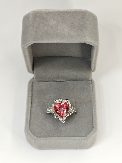 yksilöllinen säädettävä hopeasormus moissaniitillä