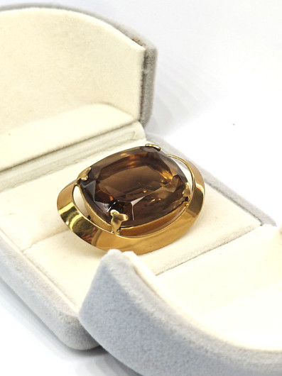 Vintage rintakoru savukvartsilla