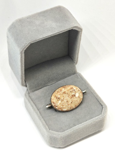 Vintage hopeinen koralli rintakoru