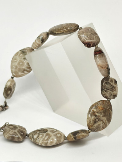 Vintage hopeinen fossiili rannekoru 