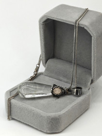 Vintage hopeinen kvartsi riipus ketjulla