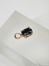 individual silver pendant with  Sapphire