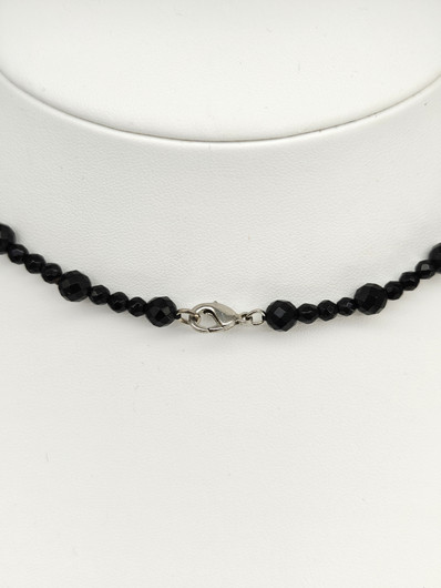 Vintage kaulakoru kivillä