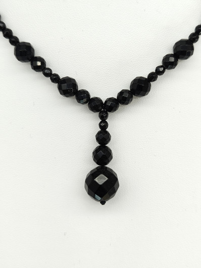 Vintage kaulakoru kivillä