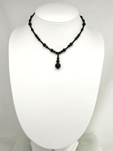 Vintage kaulakoru kivillä