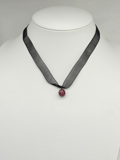 Vintage kaulakoru korukivellä