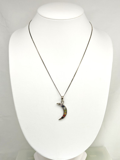 Vintage hopeinen riipus korukivillä