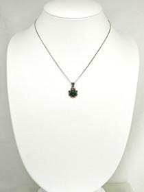 test    Vintage hopeinen jade riipus ketjulla