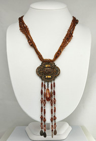 Vintage kaulakoru Itä-meren Meripihkalla