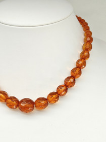 Harvinaiset viistehiotunmalliset vintage Meripihka helmet